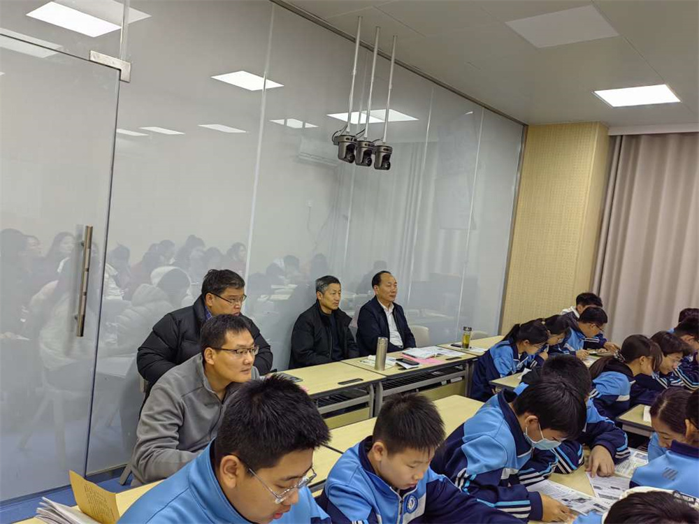 张福生副校长，刘淼主任，卞学昌教研员.jpg